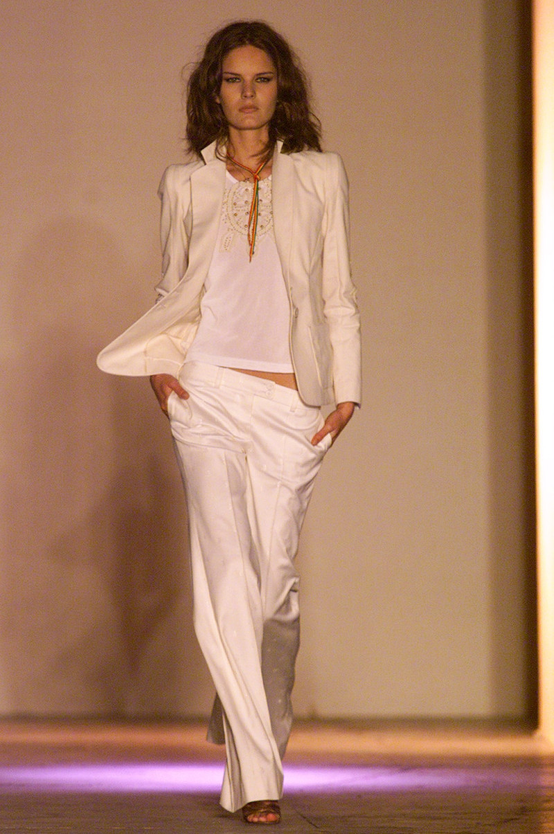 Chloe fashion show for Spring/Summer 2002