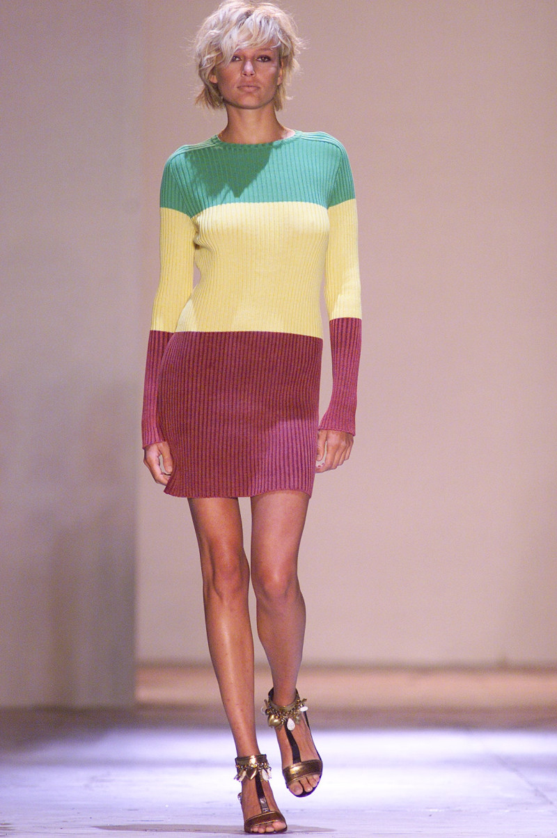 Chloe fashion show for Spring/Summer 2002