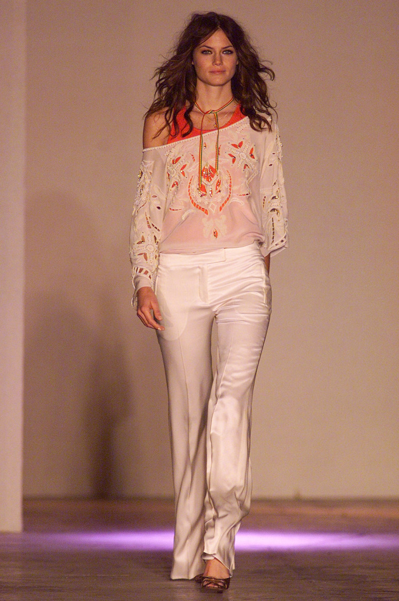 Chloe fashion show for Spring/Summer 2002