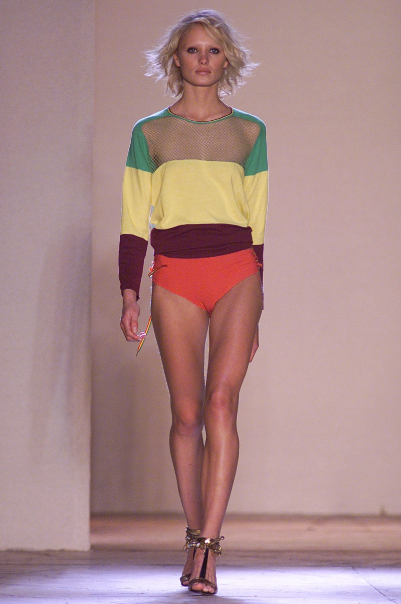 Chloe fashion show for Spring/Summer 2002