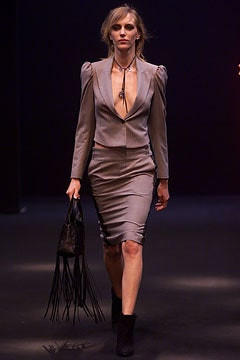 Clements Ribeiro fashion show for Spring/Summer 2002