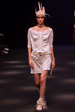 Clements Ribeiro fashion show for Spring/Summer 2002