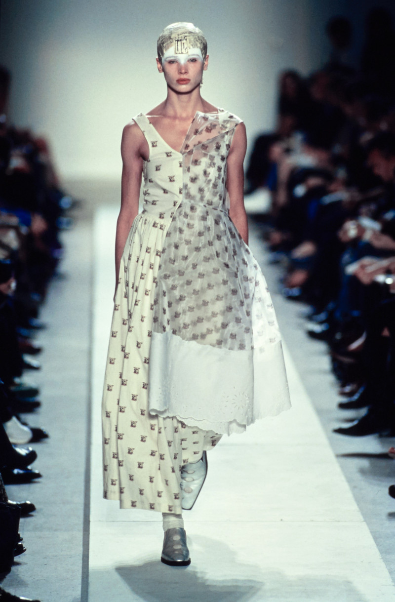 Comme Des Garcons fashion show for Spring/Summer 2002