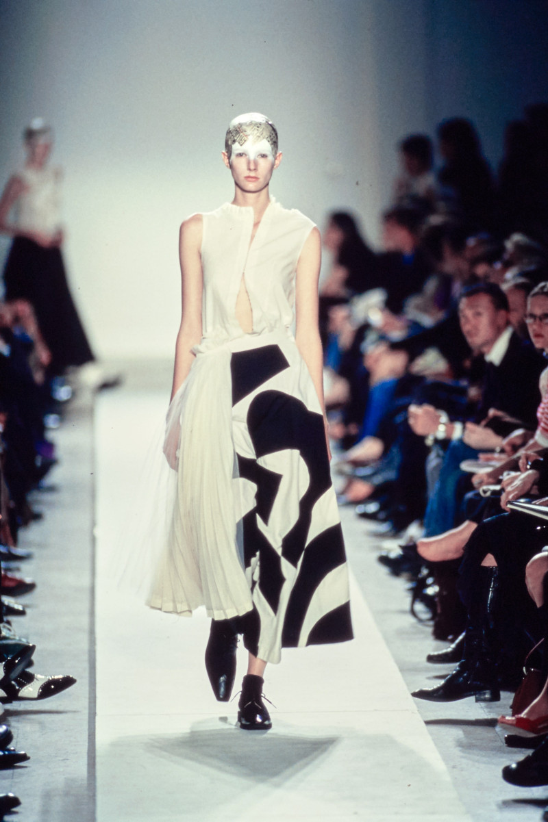 Comme Des Garcons fashion show for Spring/Summer 2002