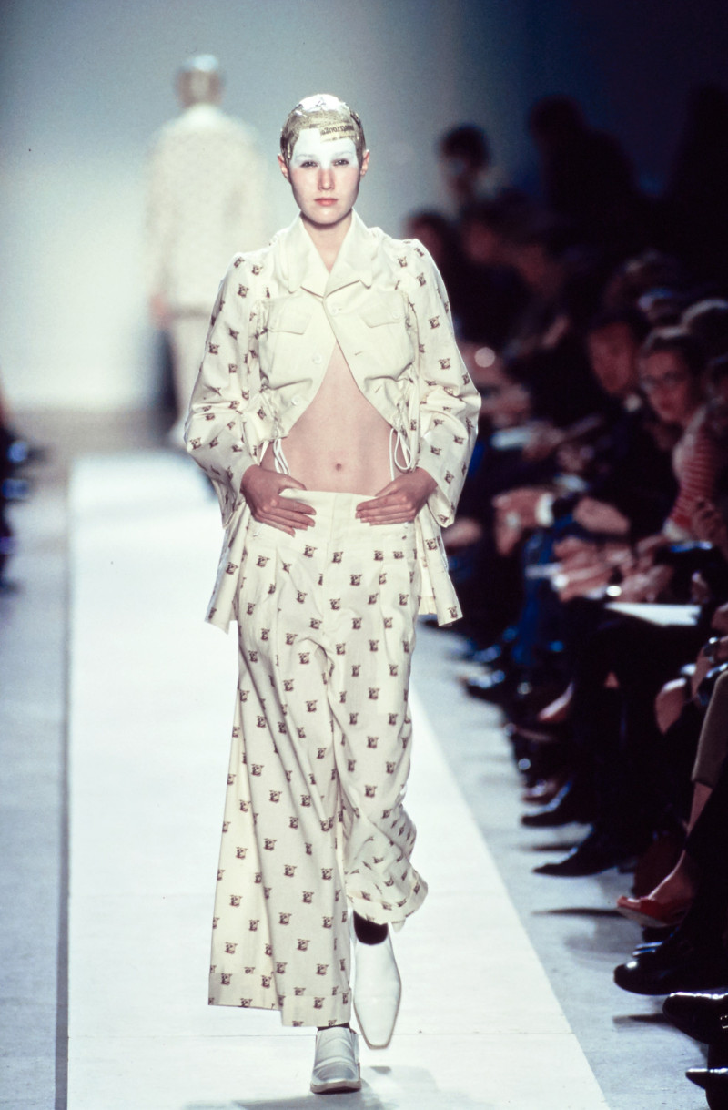Comme Des Garcons fashion show for Spring/Summer 2002