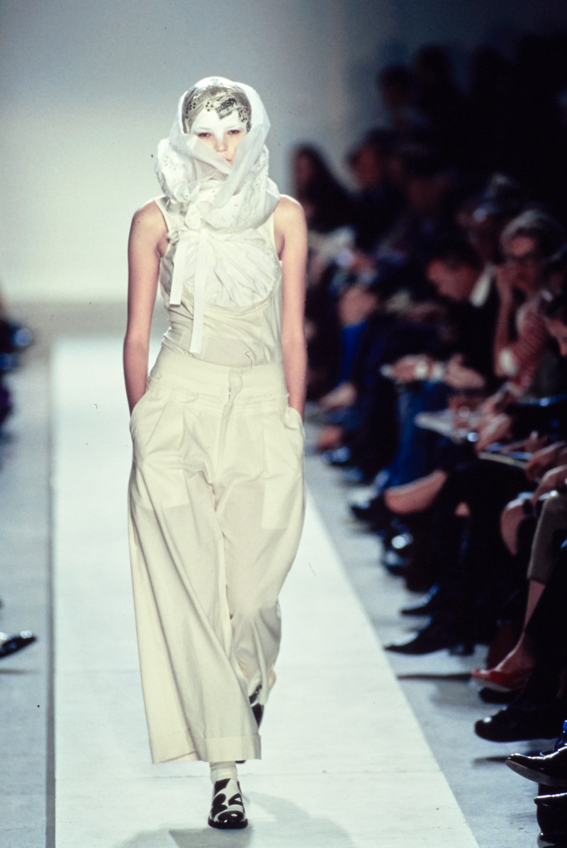 Comme Des Garcons fashion show for Spring/Summer 2002
