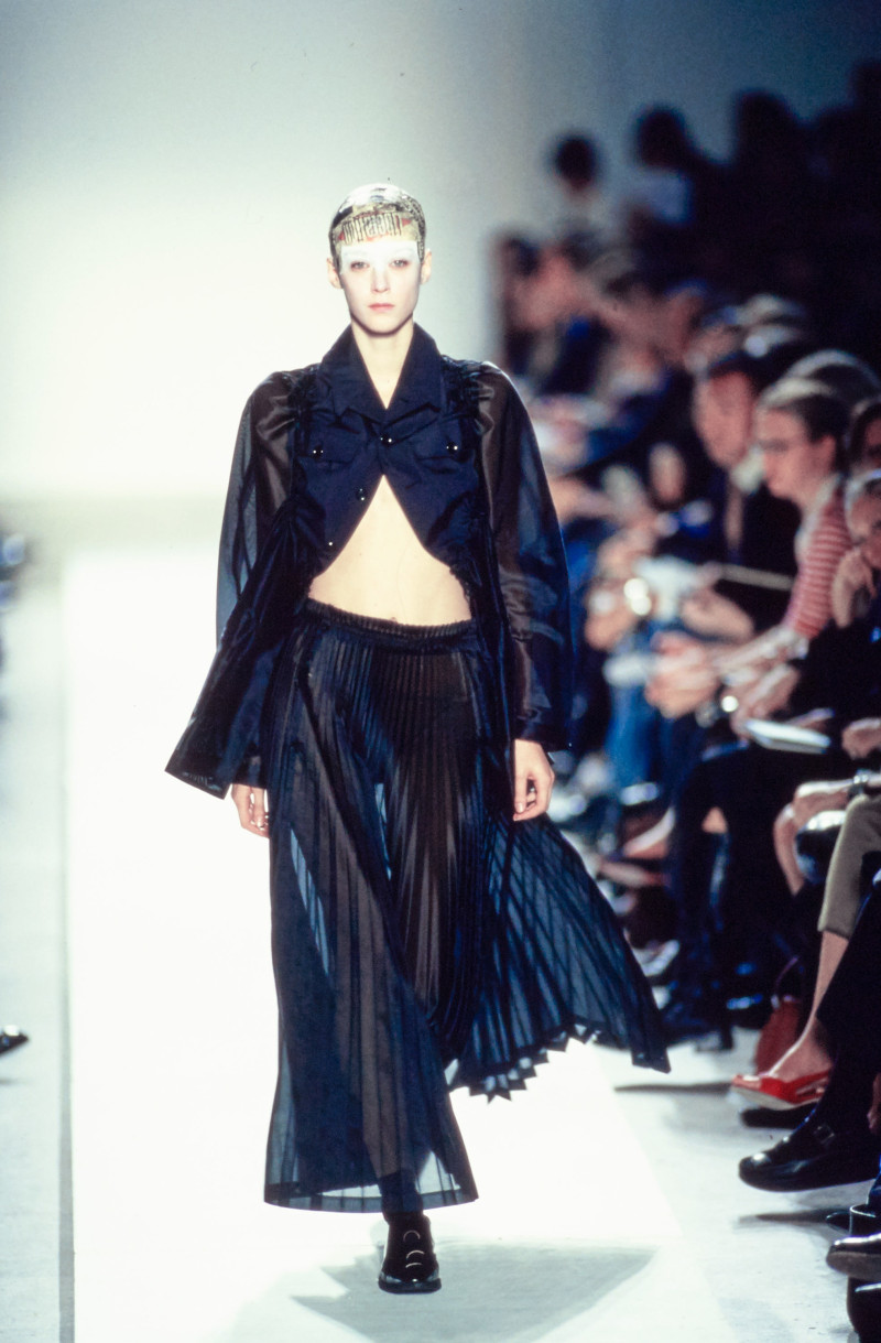 Comme Des Garcons fashion show for Spring/Summer 2002