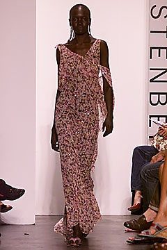 Diane Von Furstenberg fashion show for Spring/Summer 2002