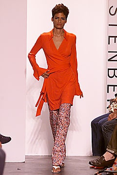 Diane Von Furstenberg fashion show for Spring/Summer 2002