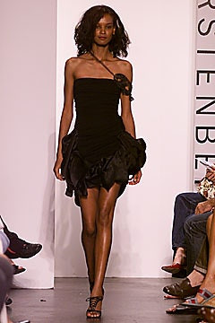 Diane Von Furstenberg fashion show for Spring/Summer 2002