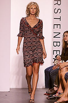 Diane Von Furstenberg fashion show for Spring/Summer 2002
