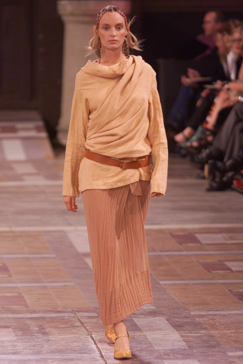 Dries van Noten fashion show for Spring/Summer 2002