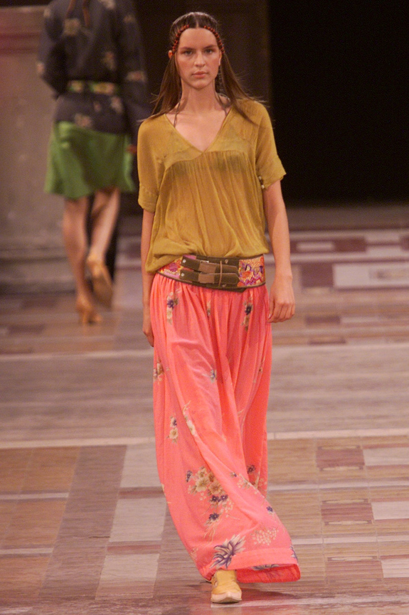 Dries van Noten fashion show for Spring/Summer 2002