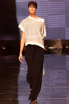 Giorgio Armani fashion show for Spring/Summer 2002
