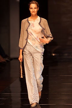 Giorgio Armani fashion show for Spring/Summer 2002