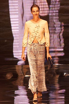 Giorgio Armani fashion show for Spring/Summer 2002
