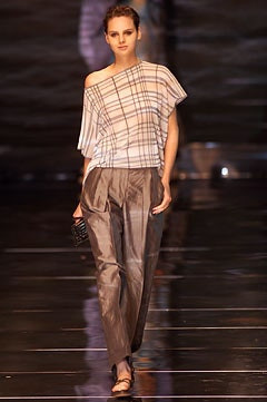 Giorgio Armani fashion show for Spring/Summer 2002