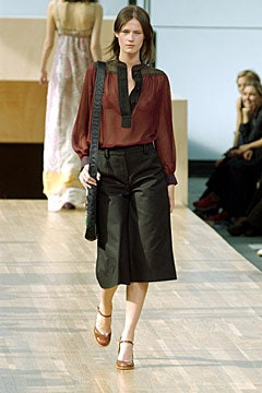Louis Vuitton fashion show for Spring/Summer 2002