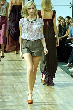 Louis Vuitton fashion show for Spring/Summer 2002