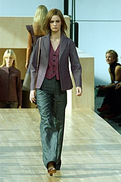 Louis Vuitton fashion show for Spring/Summer 2002