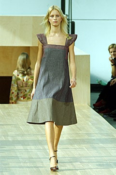 Louis Vuitton fashion show for Spring/Summer 2002