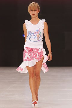 Matthew Williamson fashion show for Spring/Summer 2002