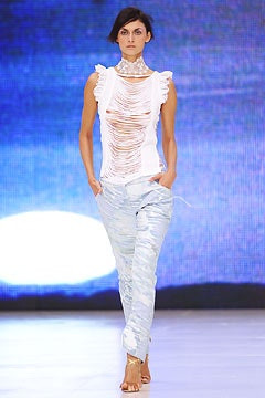Matthew Williamson fashion show for Spring/Summer 2002
