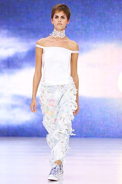 Matthew Williamson fashion show for Spring/Summer 2002