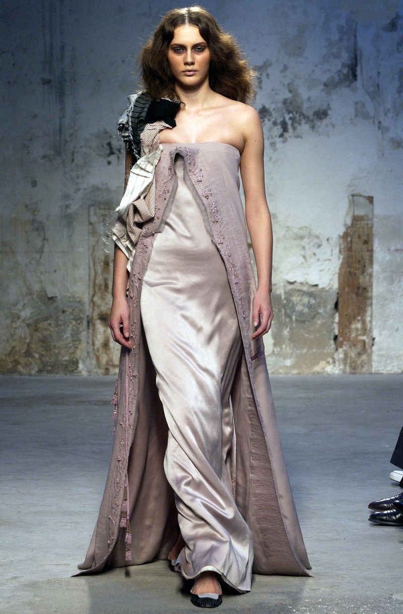 Anne Valerie Hash fashion show for Autumn/Winter 2003