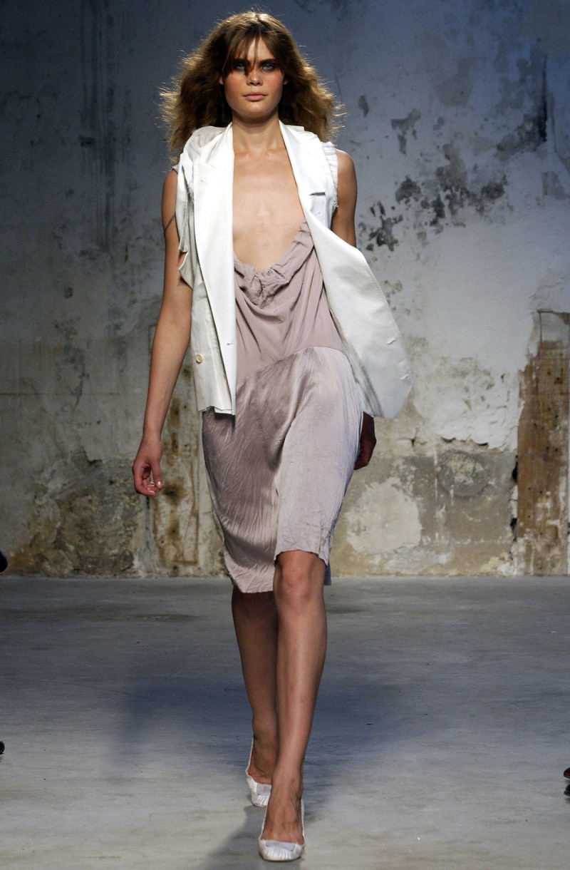 Anne Valerie Hash fashion show for Autumn/Winter 2003