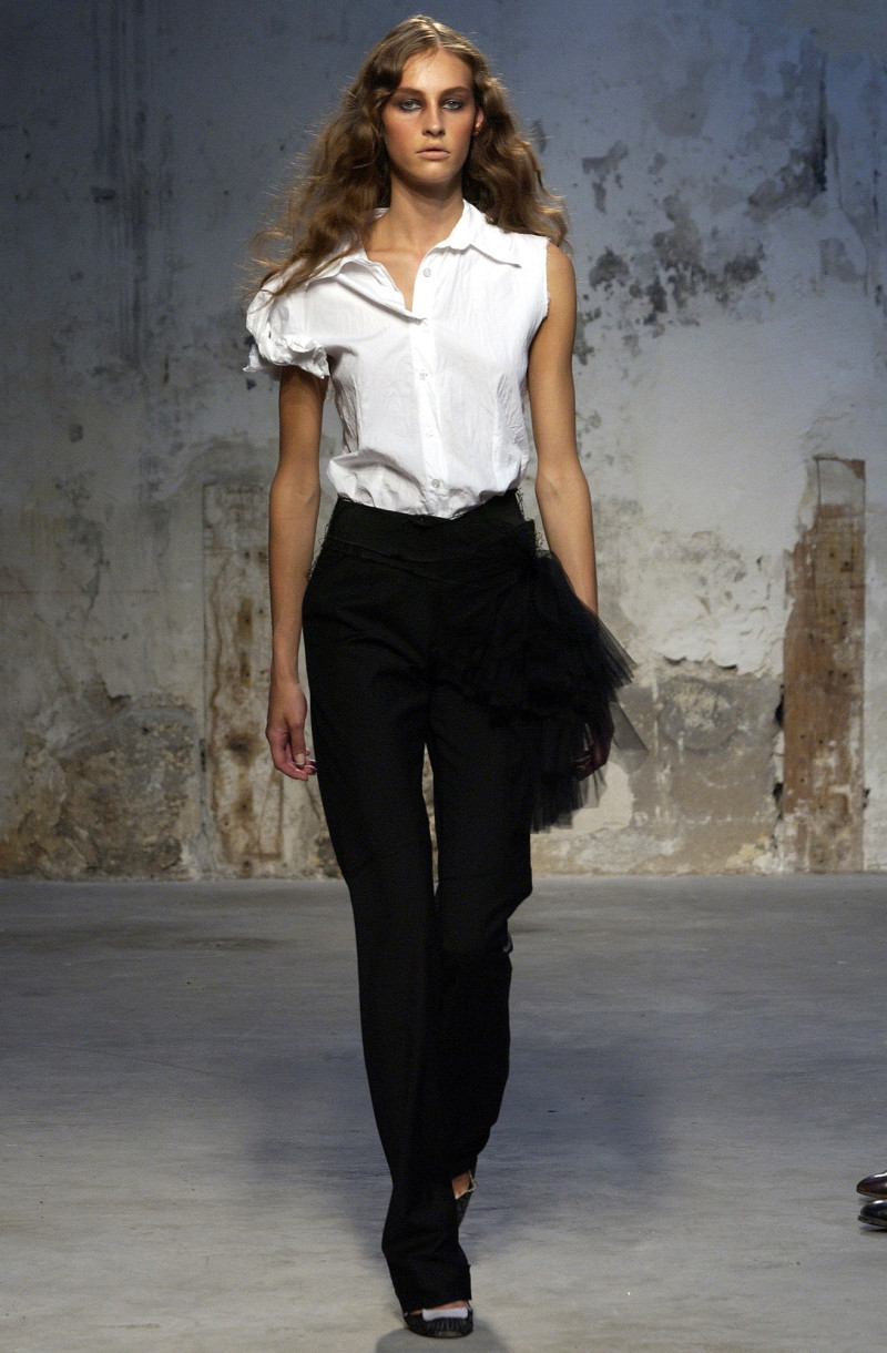 Anne Valerie Hash fashion show for Autumn/Winter 2003