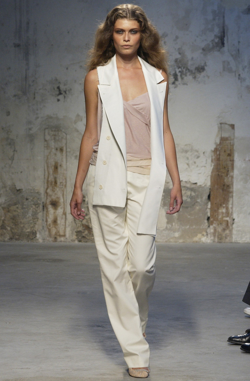 Anne Valerie Hash fashion show for Autumn/Winter 2003