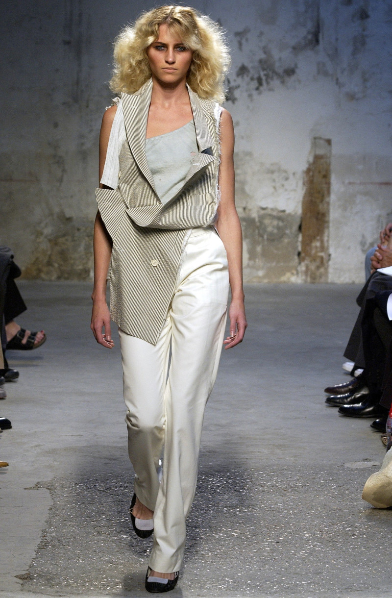Anne Valerie Hash fashion show for Autumn/Winter 2003