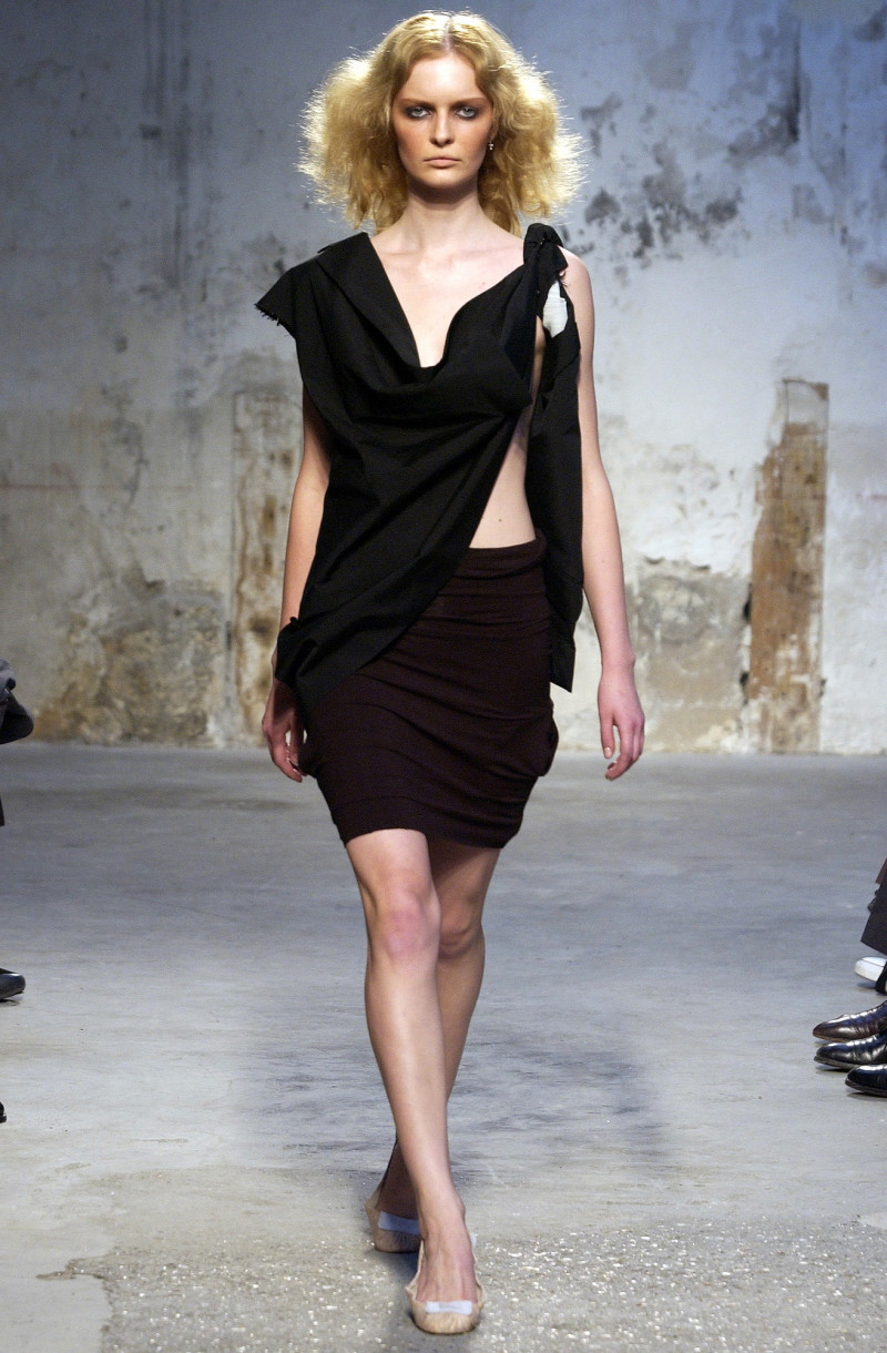 Anne Valerie Hash fashion show for Autumn/Winter 2003