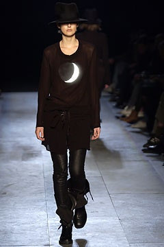 Ann Demeulemeester fashion show for Autumn/Winter 2003