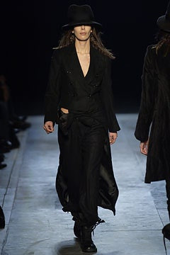 Ann Demeulemeester fashion show for Autumn/Winter 2003