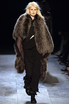 Ann Demeulemeester fashion show for Autumn/Winter 2003