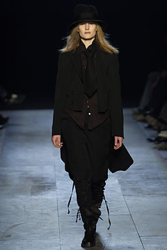Ann Demeulemeester fashion show for Autumn/Winter 2003