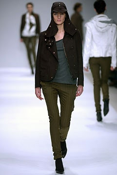 Burberry fashion show for Autumn/Winter 2003