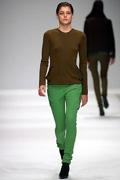 Burberry fashion show for Autumn/Winter 2003