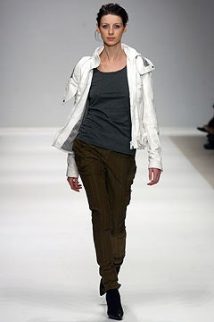 Burberry fashion show for Autumn/Winter 2003