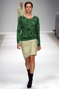 Burberry fashion show for Autumn/Winter 2003