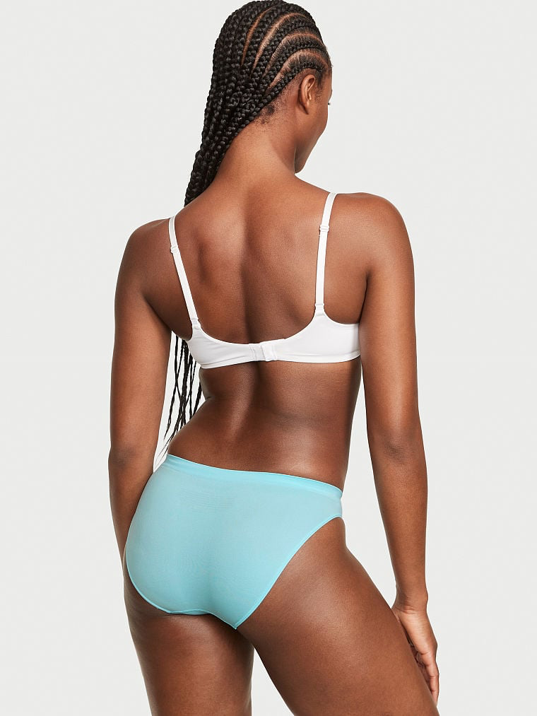 Mayowa Nicholas featured in  the Victoria\'s Secret catalogue for Spring/Summer 2025
