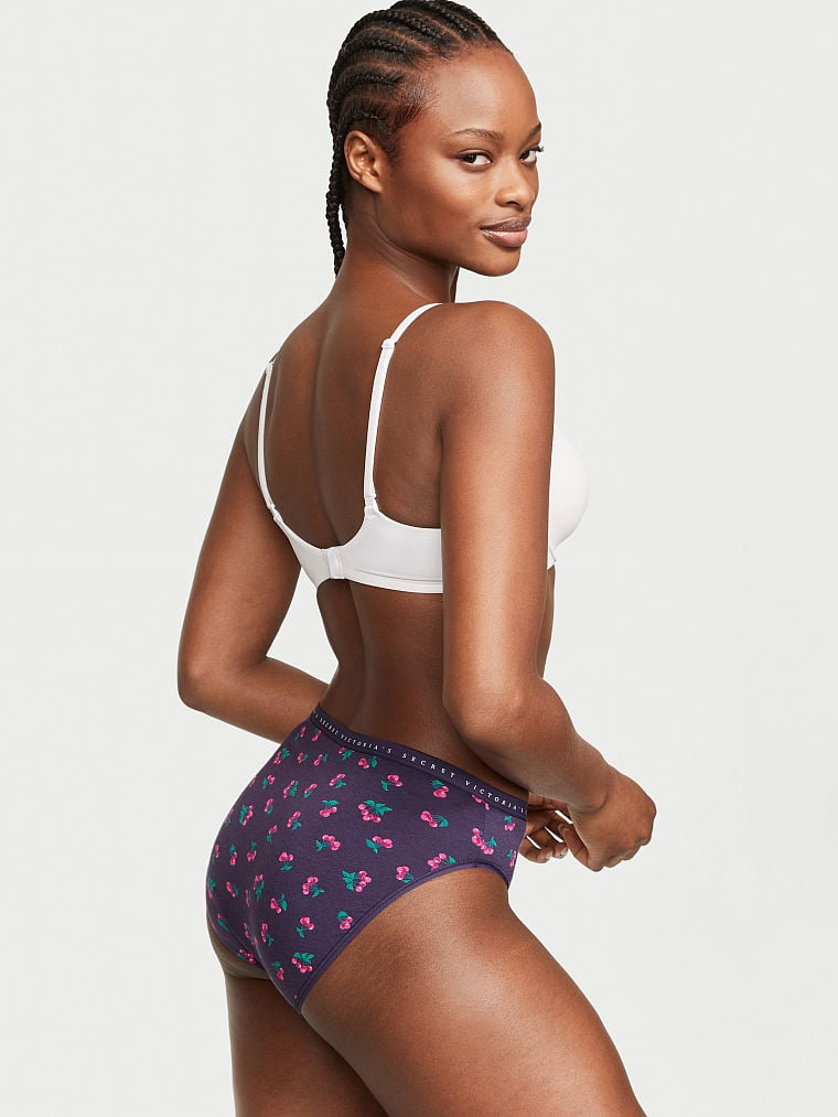 Mayowa Nicholas featured in  the Victoria\'s Secret catalogue for Spring/Summer 2025