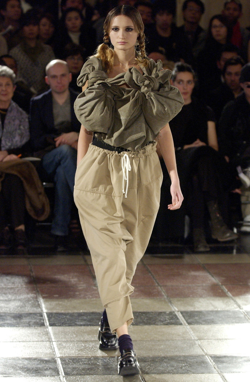 Comme Des Garcons fashion show for Autumn/Winter 2003