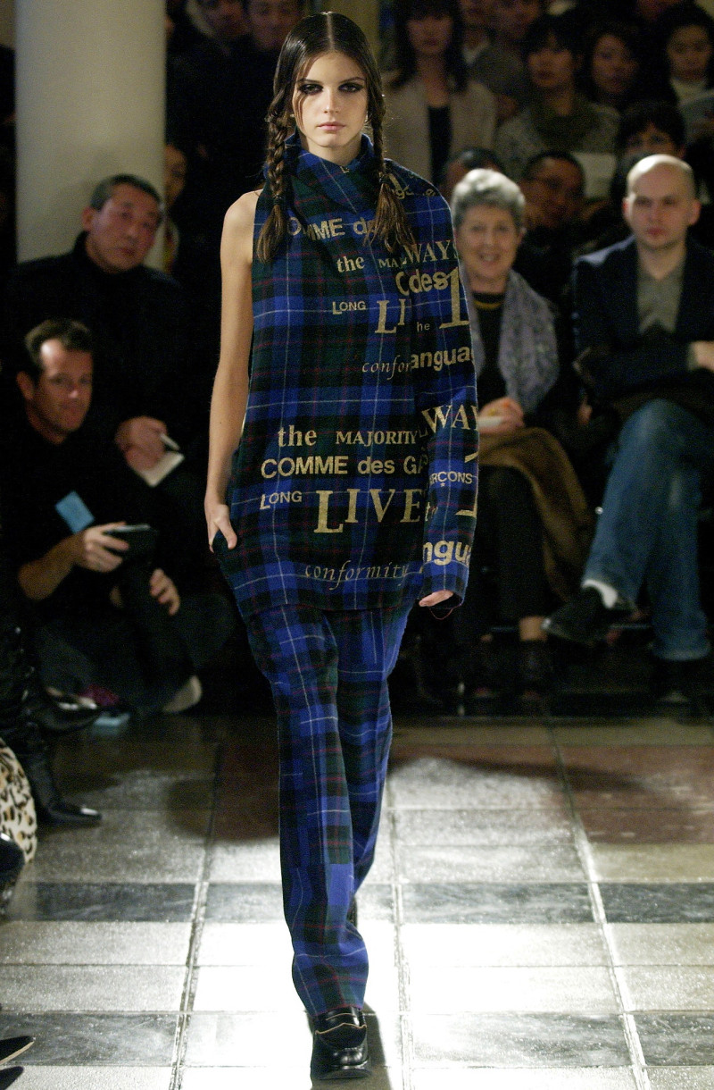 Comme Des Garcons fashion show for Autumn/Winter 2003