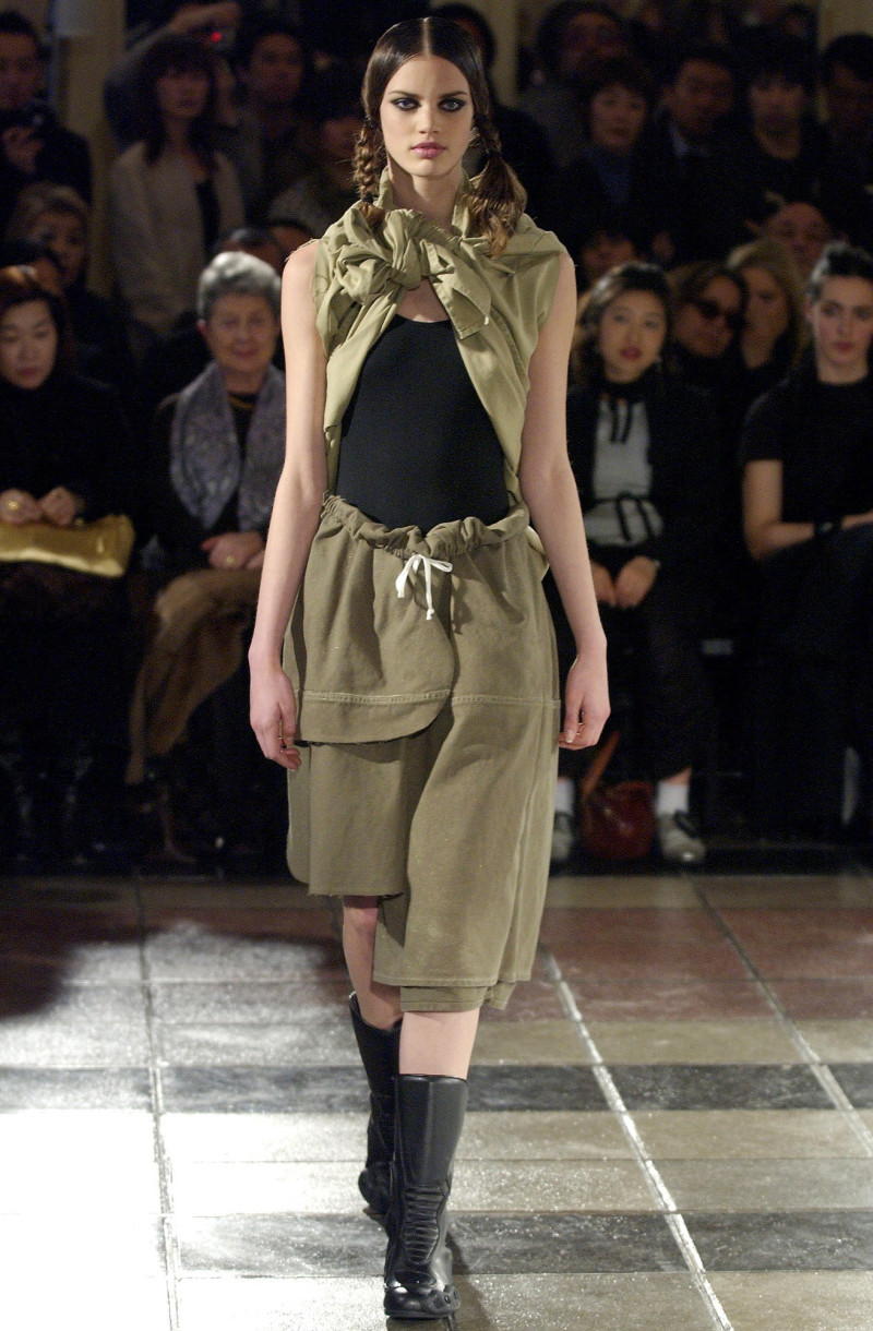 Comme des Garçons fashion show for Autumn/Winter 2003