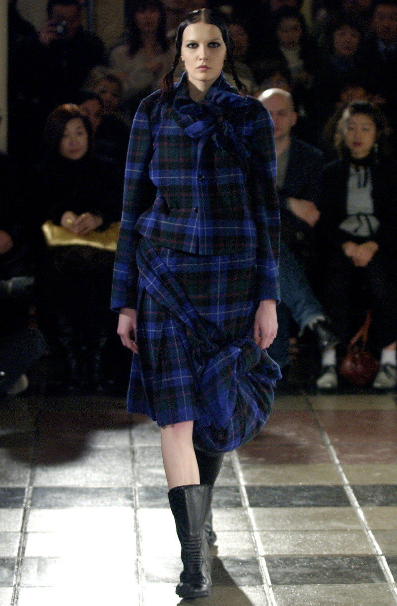 Comme Des Garcons fashion show for Autumn/Winter 2003