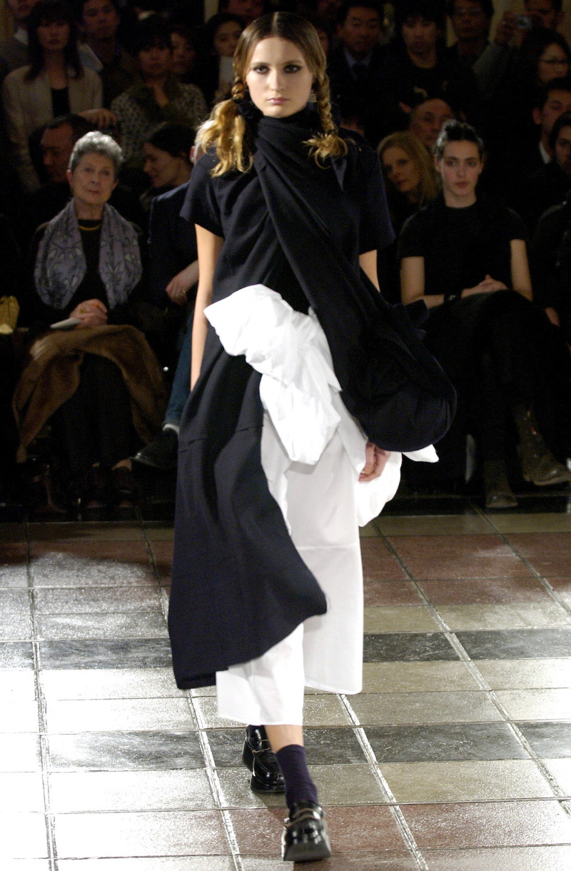 Comme Des Garcons fashion show for Autumn/Winter 2003
