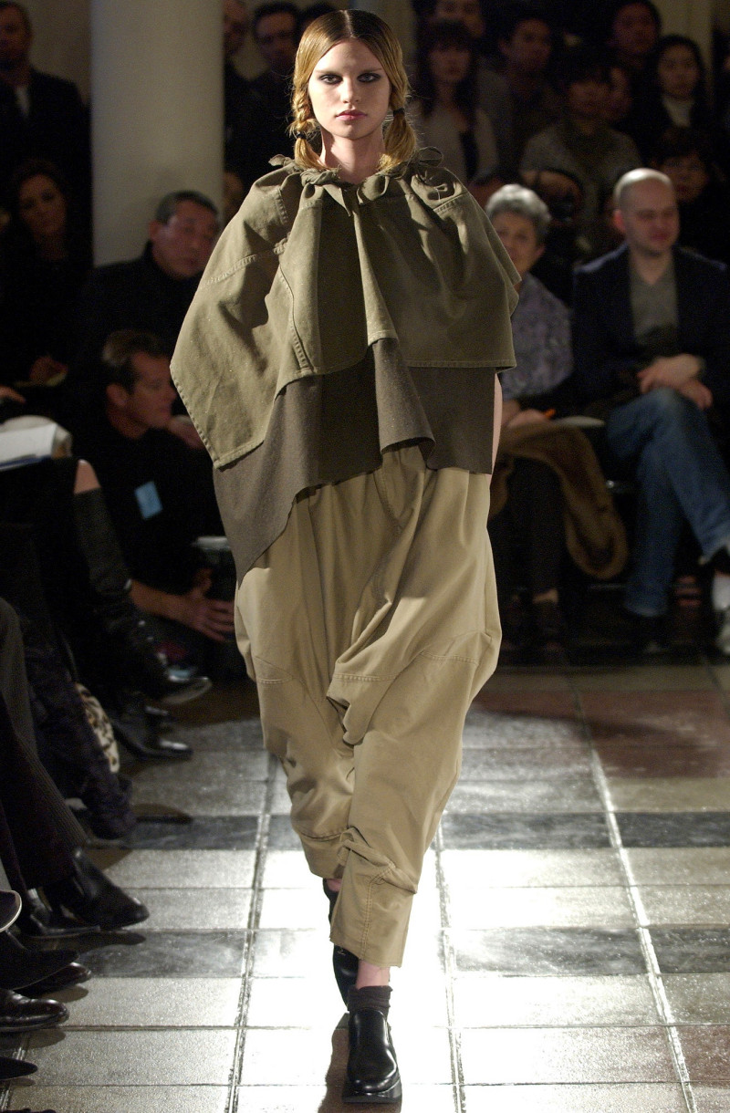 Comme Des Garcons fashion show for Autumn/Winter 2003